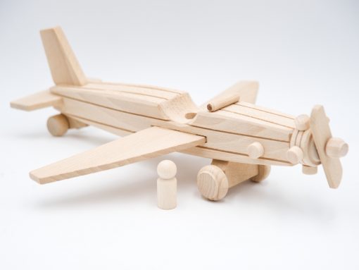 Propeller Flugzeug aus Holz - nachhaltig spielen mit Holz
