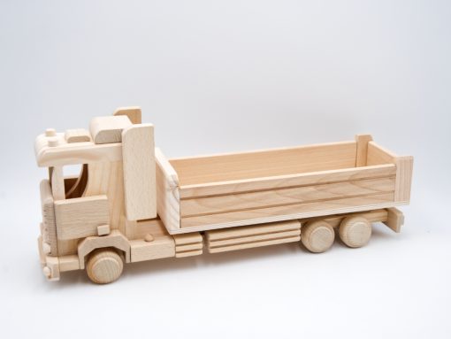 Großer Lastwagen aus Holz - nachhaltig spielen